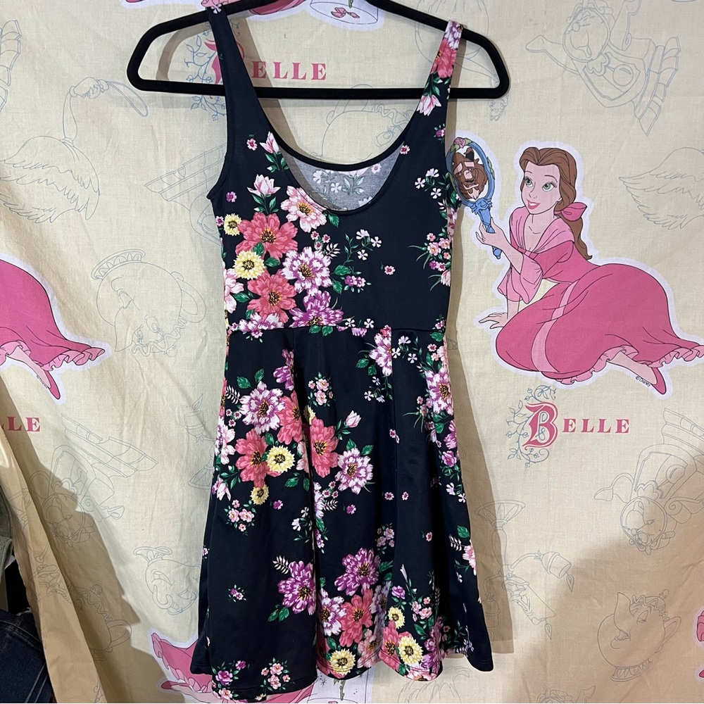 H&M Divided Floral Top - Picture 3 of 6